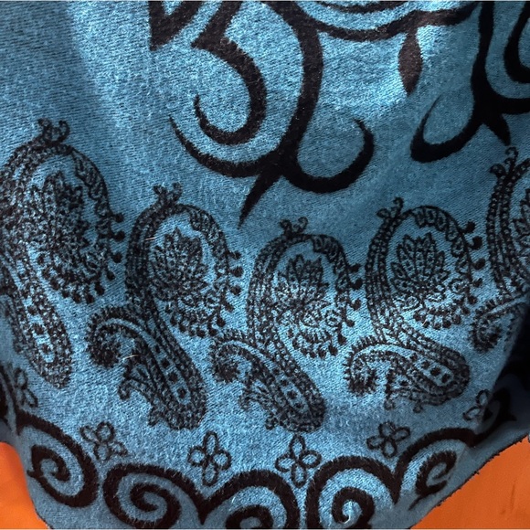 Pashmina Cashmere Wrap Silky SoftTeal Aqua Reversible Ruffled Shawl Poncho Cape - Picture 4 of 6